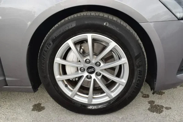 Audi A6 Avant 40 TDI S tronic 11