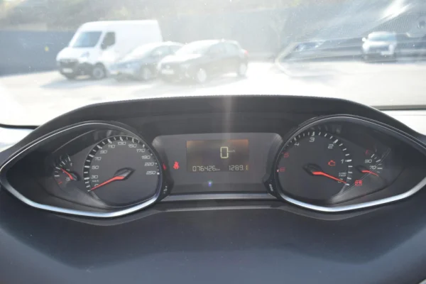 Peugeot 308 1.5 BlueHDi Business Line 25