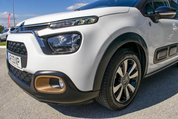 Citroen C3 1.2 PureTech C-Series 9