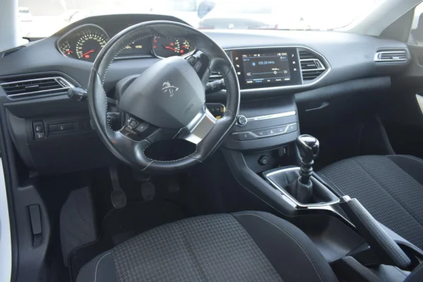 Peugeot 308 1.5 BlueHDi Business Line 8