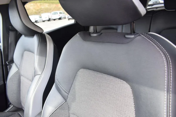 Renault Captur 1.0 TCe Exclusive 38