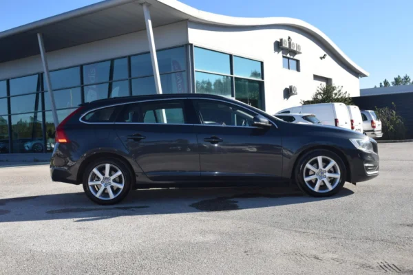 Volvo V60 2.0 D4 Momentum 5