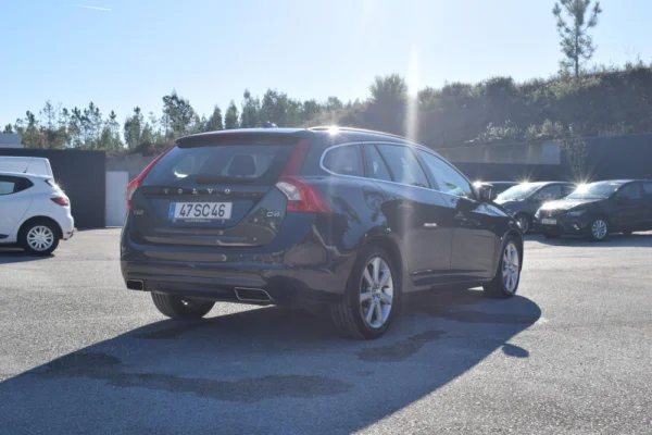 Volvo V60 2.0 D4 Momentum 6