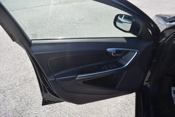 Volvo V60 2.0 D4 Momentum 21