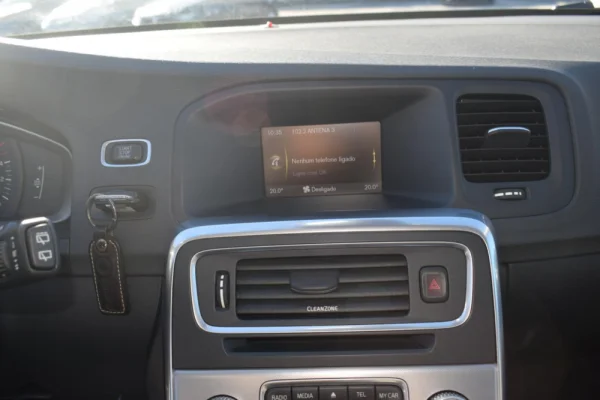 Volvo V60 2.0 D4 Momentum 33