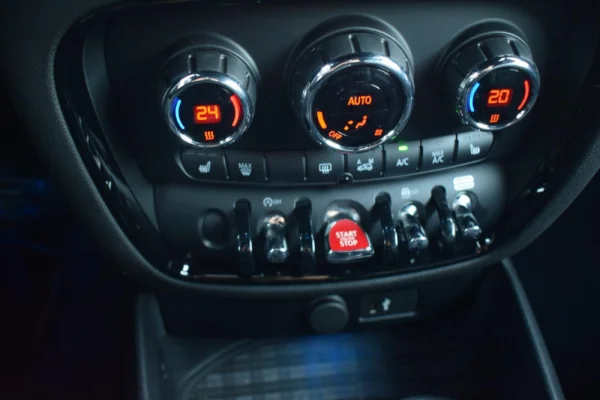 MINI Clubman Cooper D Premium Final Edition Auto 38