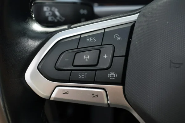 Volkswagen T-Roc 1.0 TSI 26