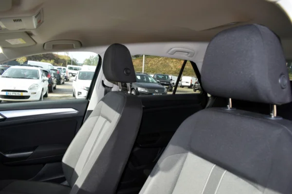 Volkswagen T-Roc 1.0 TSI 38