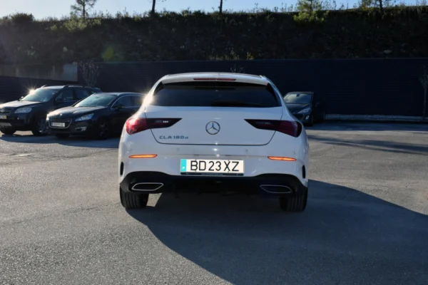 Mercedes-Benz CLA 180 d Shooting Brake AMG Line Aut. 2.0 7