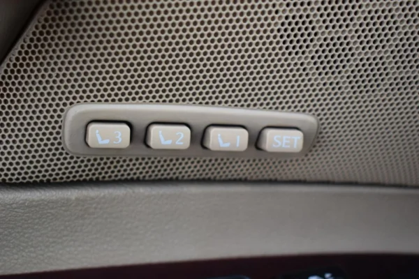 Lexus IS 220 20