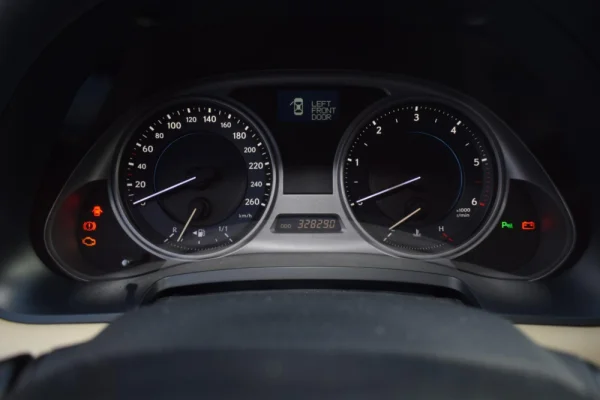 Lexus IS 220 33