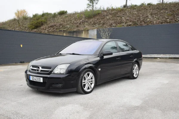 Opel Vectra 1.9 CDTI GTS 3