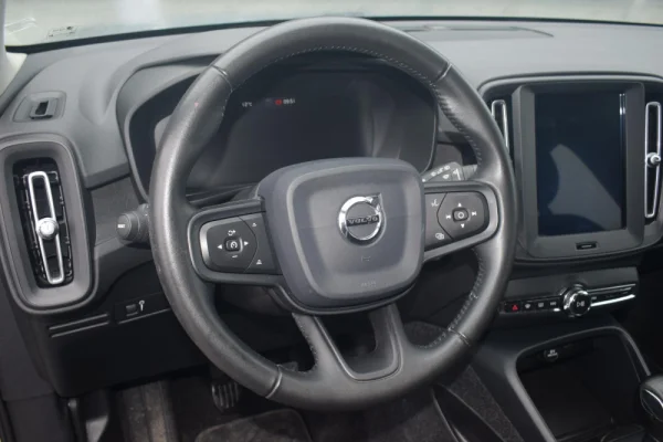 Volvo XC 40 2.0 D3 Momentum 21