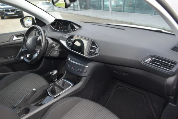 Peugeot 308 SW 1.5 BlueHDi Style 3