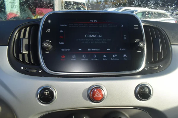 Fiat 500 1.0 Hybrid Connect 31