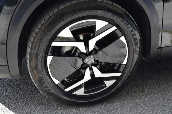 Peugeot 2008 1.2 PureTech Allure Pack 10