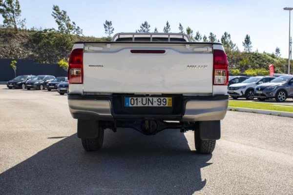 Toyota Hilux 2.4 D-4D 4X2 6