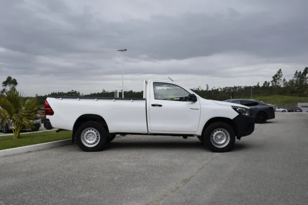 Toyota Hilux 2.4 D-4D 4WD 8