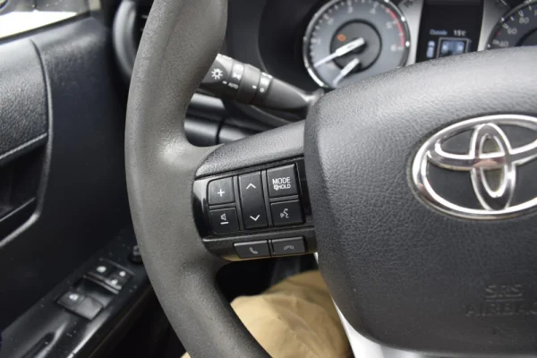 Toyota Hilux 2.4 D-4D 4WD 11