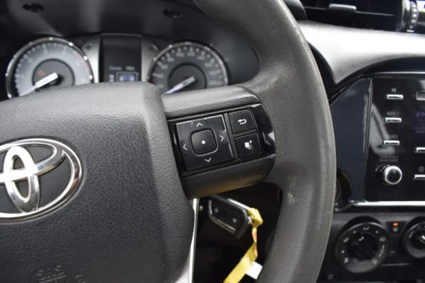 Toyota Hilux 2.4 D-4D 4WD 12