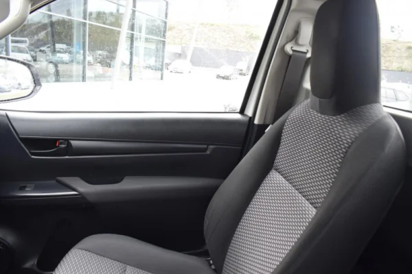 Toyota Hilux 2.4 D-4D 4WD 18