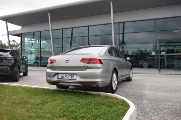 Volkswagen Passat 2.0 TDI Highline 6