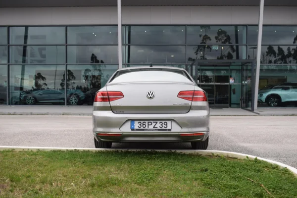 Volkswagen Passat 2.0 TDI Highline 7