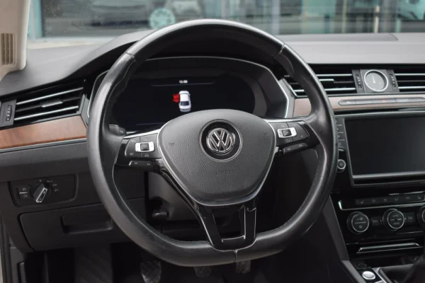 Volkswagen Passat 2.0 TDI Highline 18