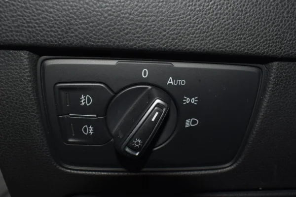 Volkswagen Passat 2.0 TDI Highline 19