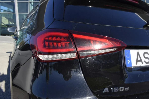 Mercedes-Benz A 180 d AMG Line 2.0 14