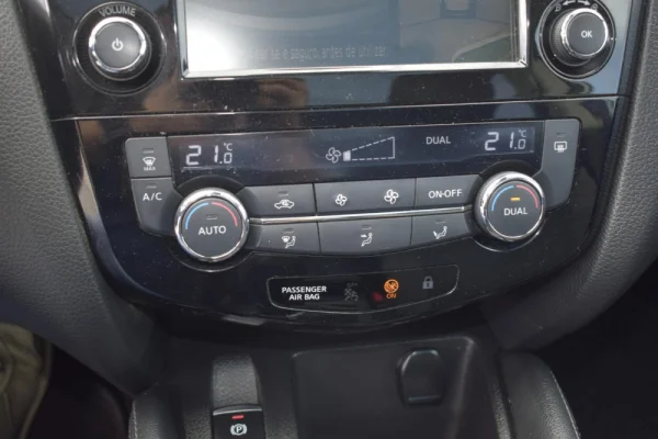 Nissan Qashqai 1.5 dCi N-Connecta 27