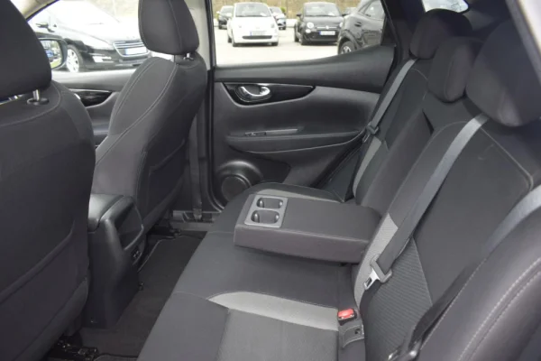 Nissan Qashqai 1.5 dCi N-Connecta 33