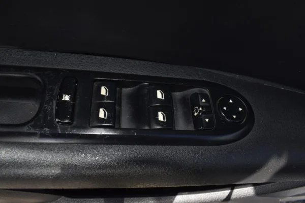 Peugeot 407 SW 1.6 HDi Executive 11