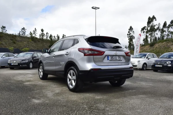 Nissan Qashqai 1.5 dCi N-Connecta Business 4