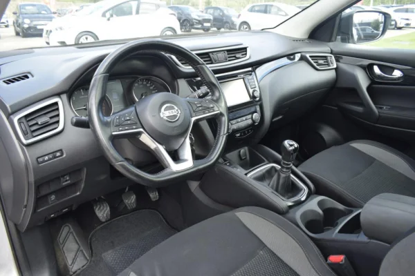Nissan Qashqai 1.5 dCi N-Connecta Business 19