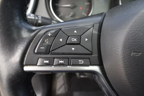 Nissan Qashqai 1.5 dCi N-Connecta Business 23