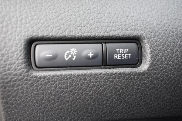 Nissan Qashqai 1.5 dCi N-Connecta Business 28