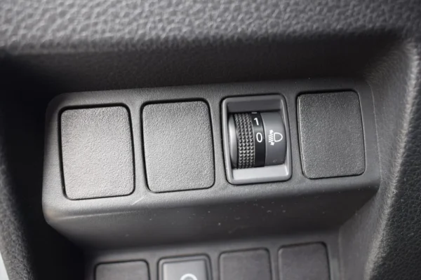 Nissan Qashqai 1.5 dCi N-Connecta Business 29