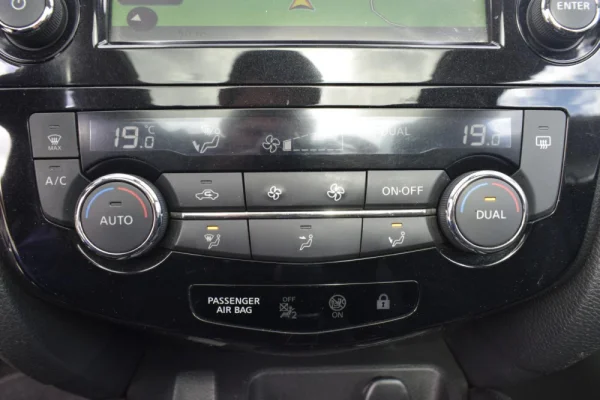 Nissan Qashqai 1.5 dCi N-Connecta Business 33