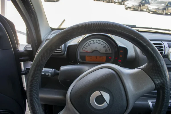 Smart ForTwo Coupé 1.0 mhd 16