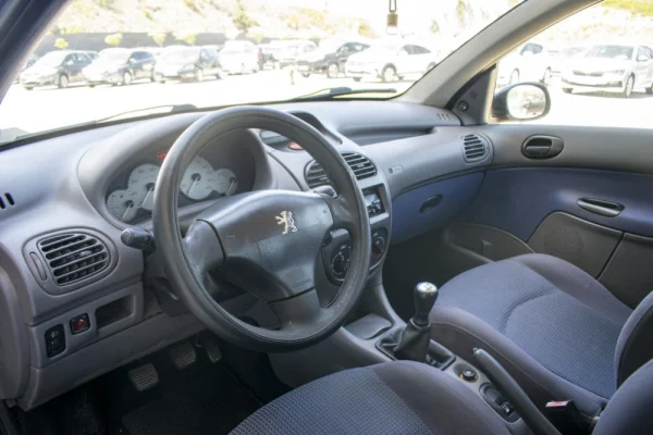 Peugeot 206 1.1 11