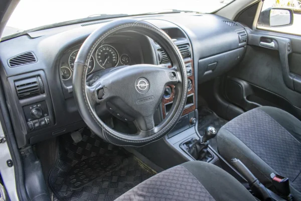 Opel Astra 1.7 DTi Elegance 11