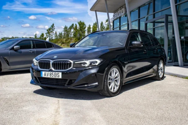 BMW 320 e Touring Auto 3
