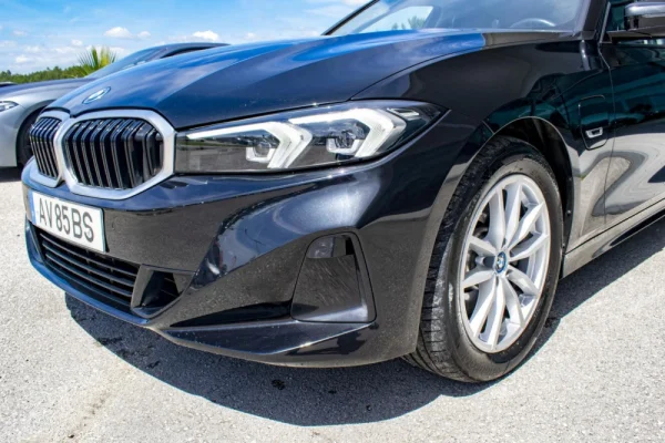 BMW 320 e Touring Auto 9