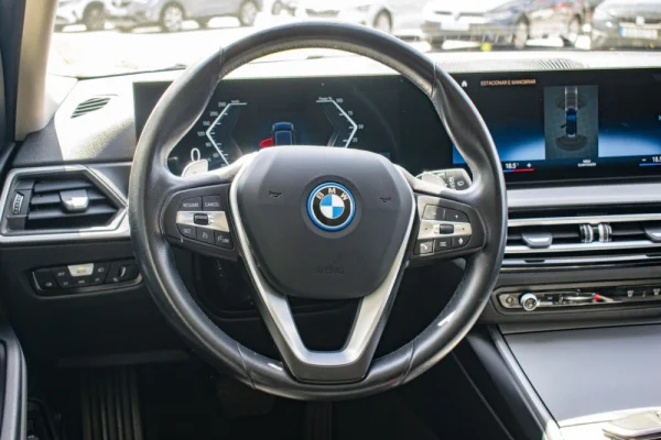 BMW 320 e Touring Auto 25