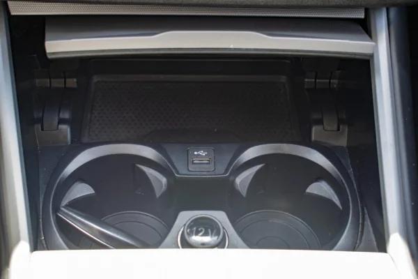 BMW 320 e Touring Auto 36