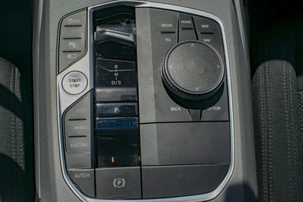 BMW 320 e Touring Auto 37