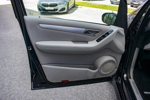 Mercedes-Benz B 180 CDi 17