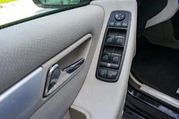 Mercedes-Benz B 180 CDi 18