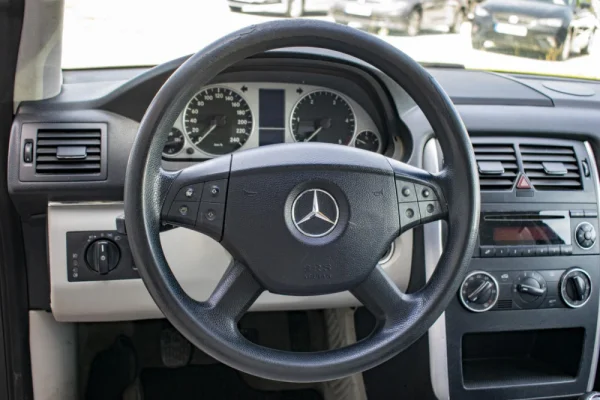 Mercedes-Benz B 180 CDi 19